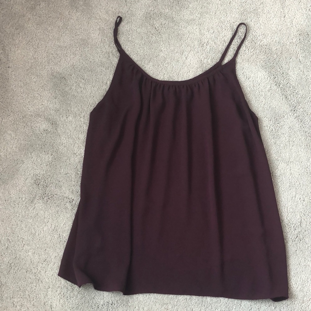 Sleeveless Maroon Flowy blouse